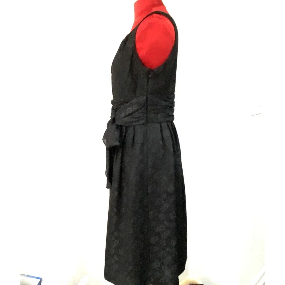 Evan Picone size 10 black brocade cocktail dress scoop neck sleeveless elegant